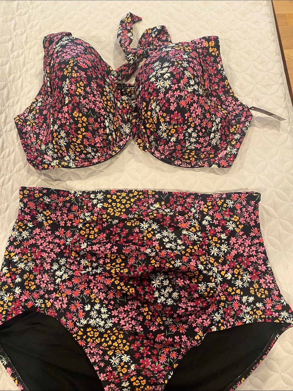 Women’s 2 piece bathing suit